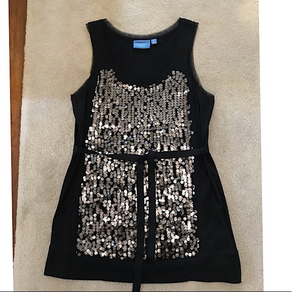 Vera Wang Tops - Vera Wang night out top for ladies.